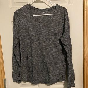 Black and gray tee